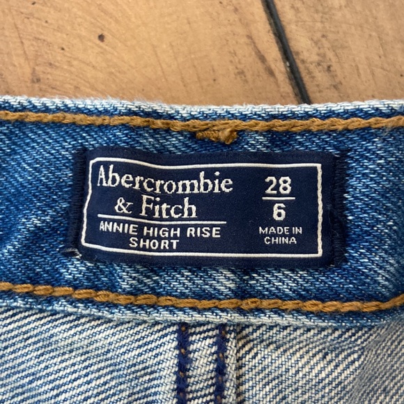 Abercrombie Annie high rise short. - Picture 3 of 3